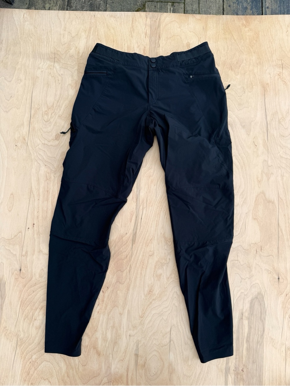 Rocky Mountain Women's Legend 90 Cycling Pants. Size Med. MINT Condition.